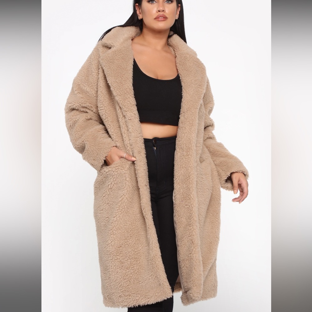 Fussiest coat with pockets in front- Cream/beige